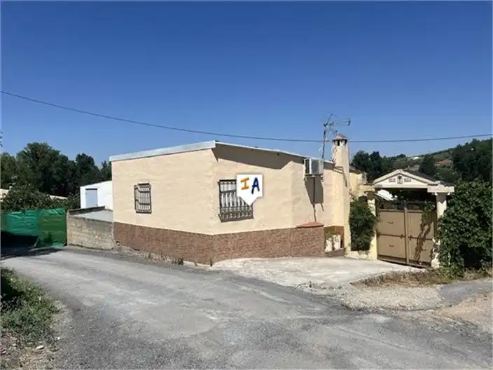 Casa rústica en venda a Castillo de Locubín
