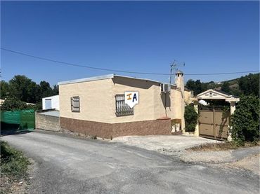Casa rústica en venda a Castillo de Locubín
