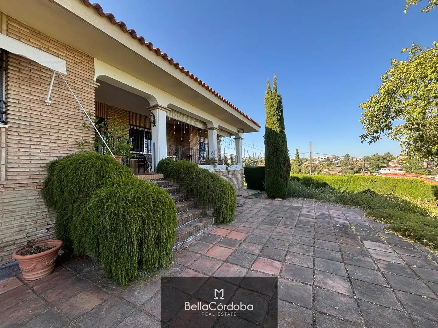 Vista exterior de Casa o xalet en venda en Córdoba amb Aire condicionat, Calefacció i Terrassa