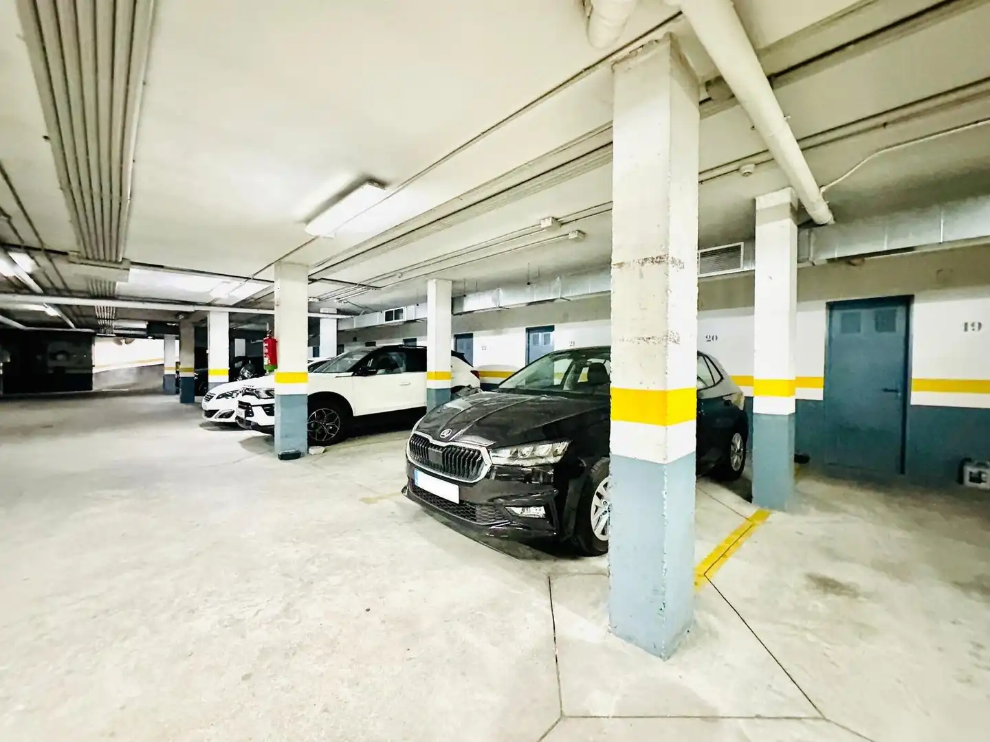 Parking of Detached homes for sale in San Fernando  with Air Conditioner, Storage room and Balcony