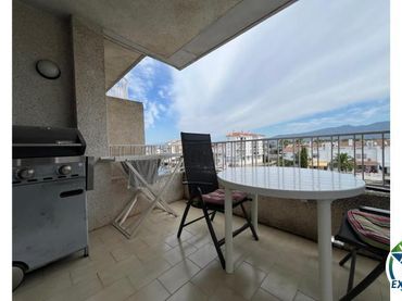 Piso con ascensor en venta en Port Empordà 18