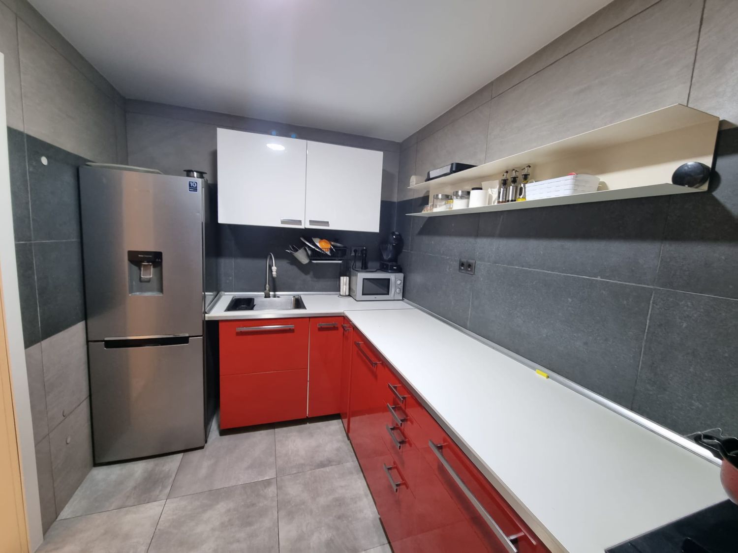 Cuina de Apartament en venda en Torremolinos amb Aire condicionat i Terrassa