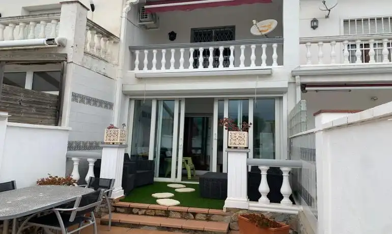 Casa pareada con jardín en venta en Carmençó, imagen 2