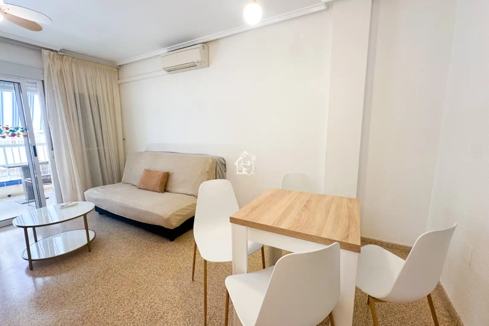 Sala de estar de Apartamento de alquiler en Guardamar del Segura con Aire acondicionado, Terraza y Amueblado