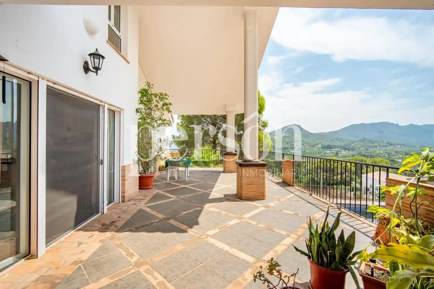 Terrassa de Casa o xalet en venda en Alzira amb Jardí privat, Terrassa i Piscina