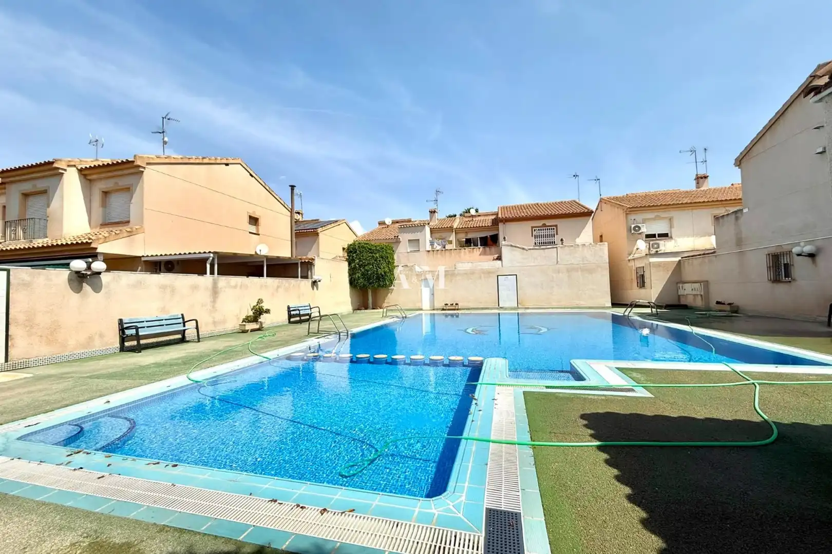 Piscina de Casa adosada en venda en San Javier amb Aire condicionat, Calefacció i Jardí privat