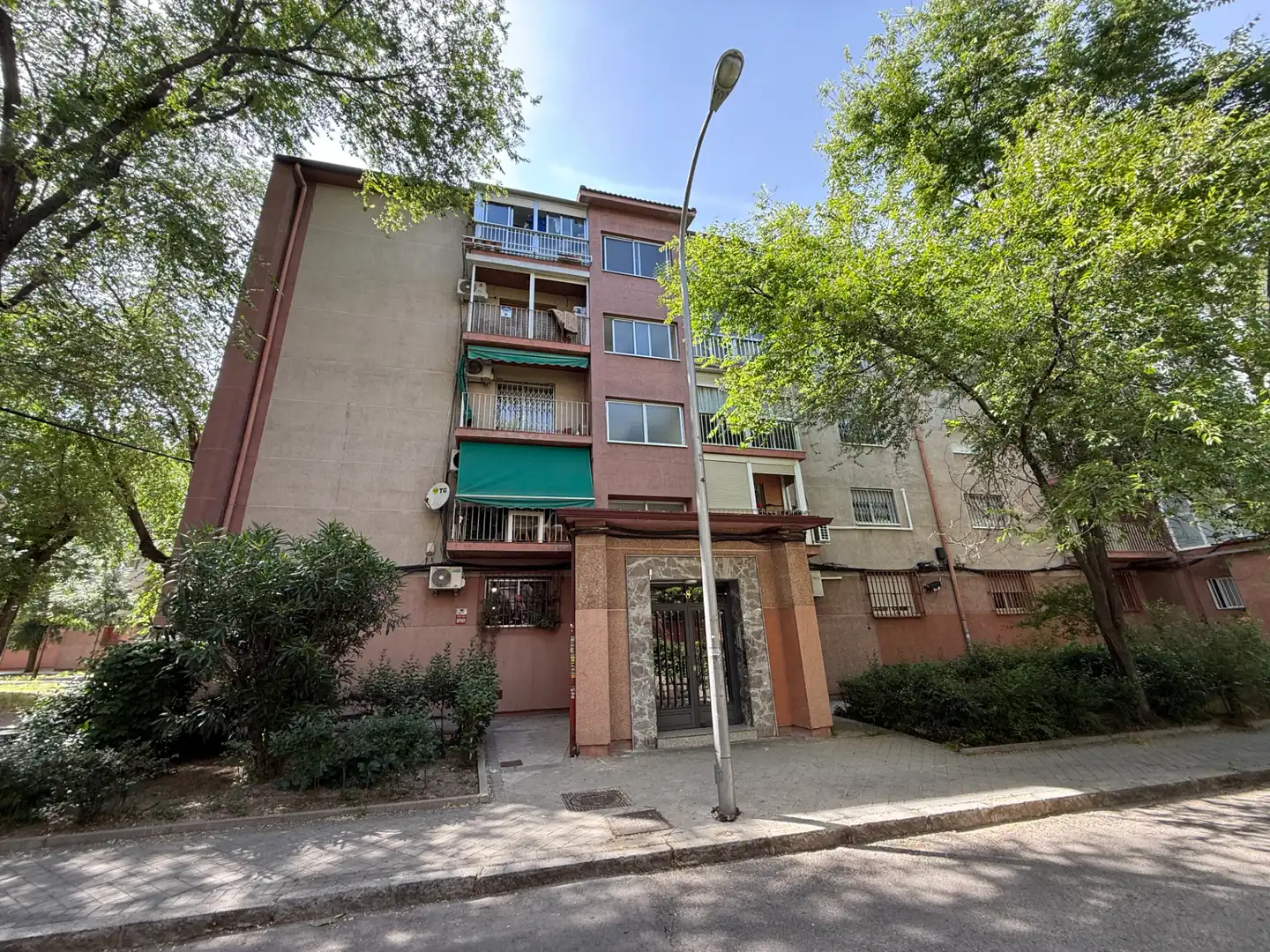 Exterior view of Flat for sale in Madrid  with Air Conditioner, Heating and Terrace