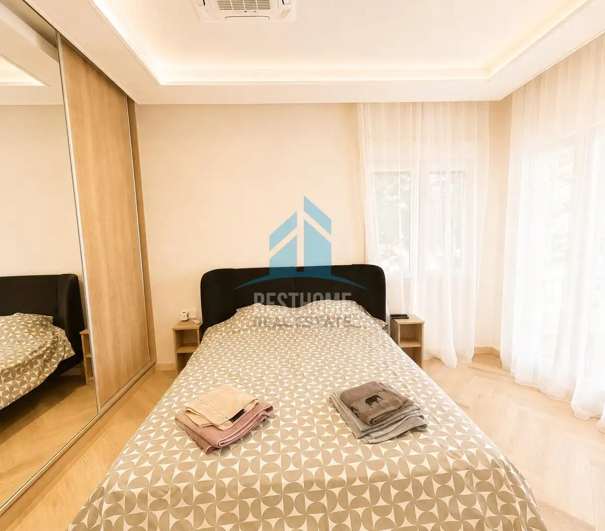 Bedroom of Houses for sale in Cullera  with Air Conditioner, Terrace and Jacuzzi