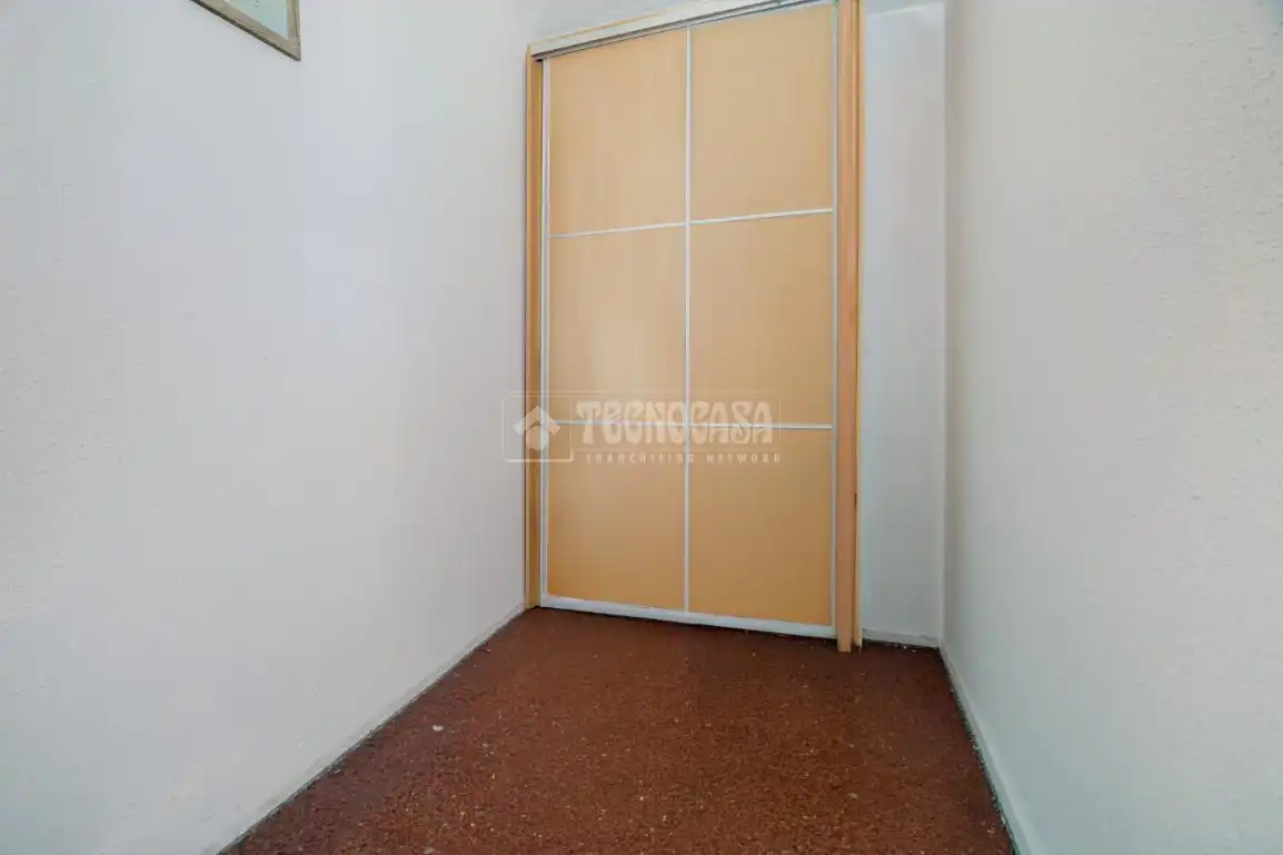 Piso en venta en L'Hospitalet de Llobregat con Aire acondicionado, Calefacción y Terraza