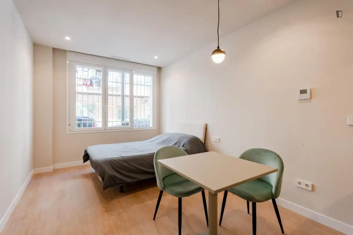 Habitación de Estudio de alquiler en Getafe con Aire acondicionado, Calefacción y Amueblado