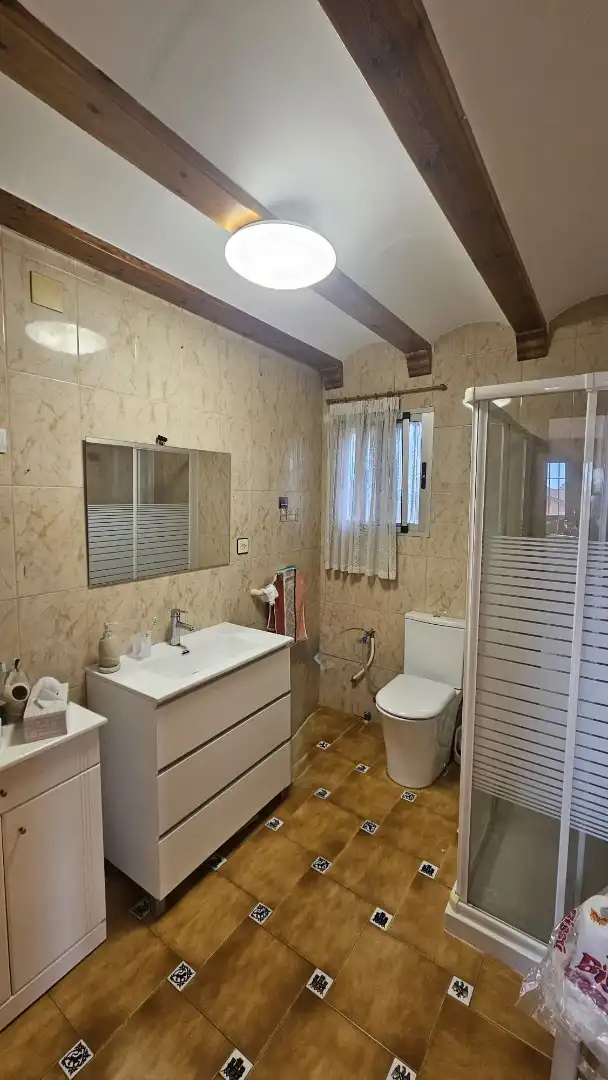 Bany de Casa o xalet en venda en Torrent amb Aire condicionat, Terrassa i Piscina