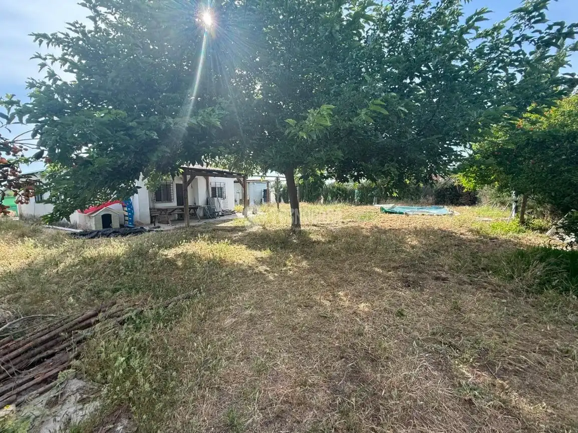 Finca rústica en venta en Arahal con Calefacción y Piscina