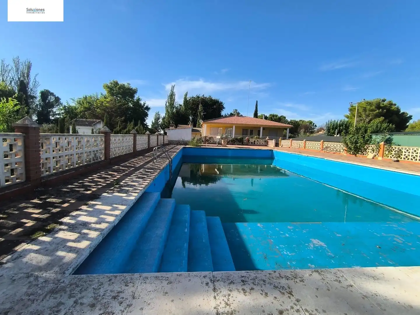 Piscina de Casa o xalet en venda en Albacete amb Aire condicionat, Calefacció i Jardí privat