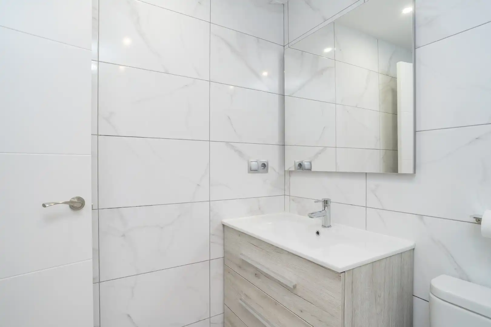 Baño de Planta baja en venta en Marbella con Aire acondicionado, Terraza y Piscina