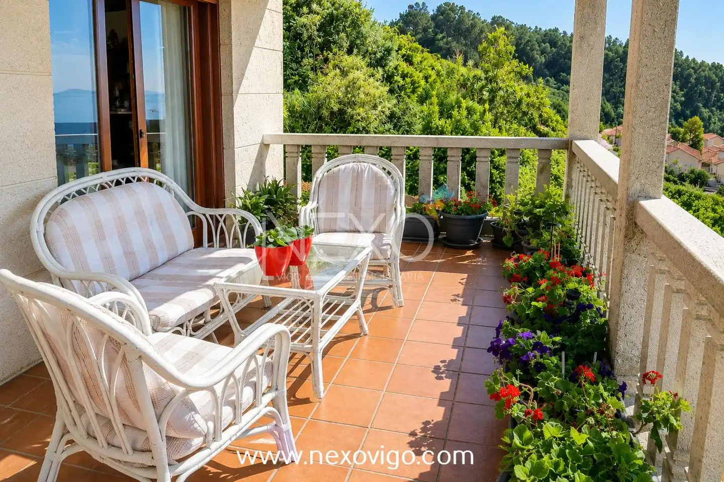 Terraza de Casa o chalet en venta en Cangas  con Calefacción, Jardín privado y Parquet