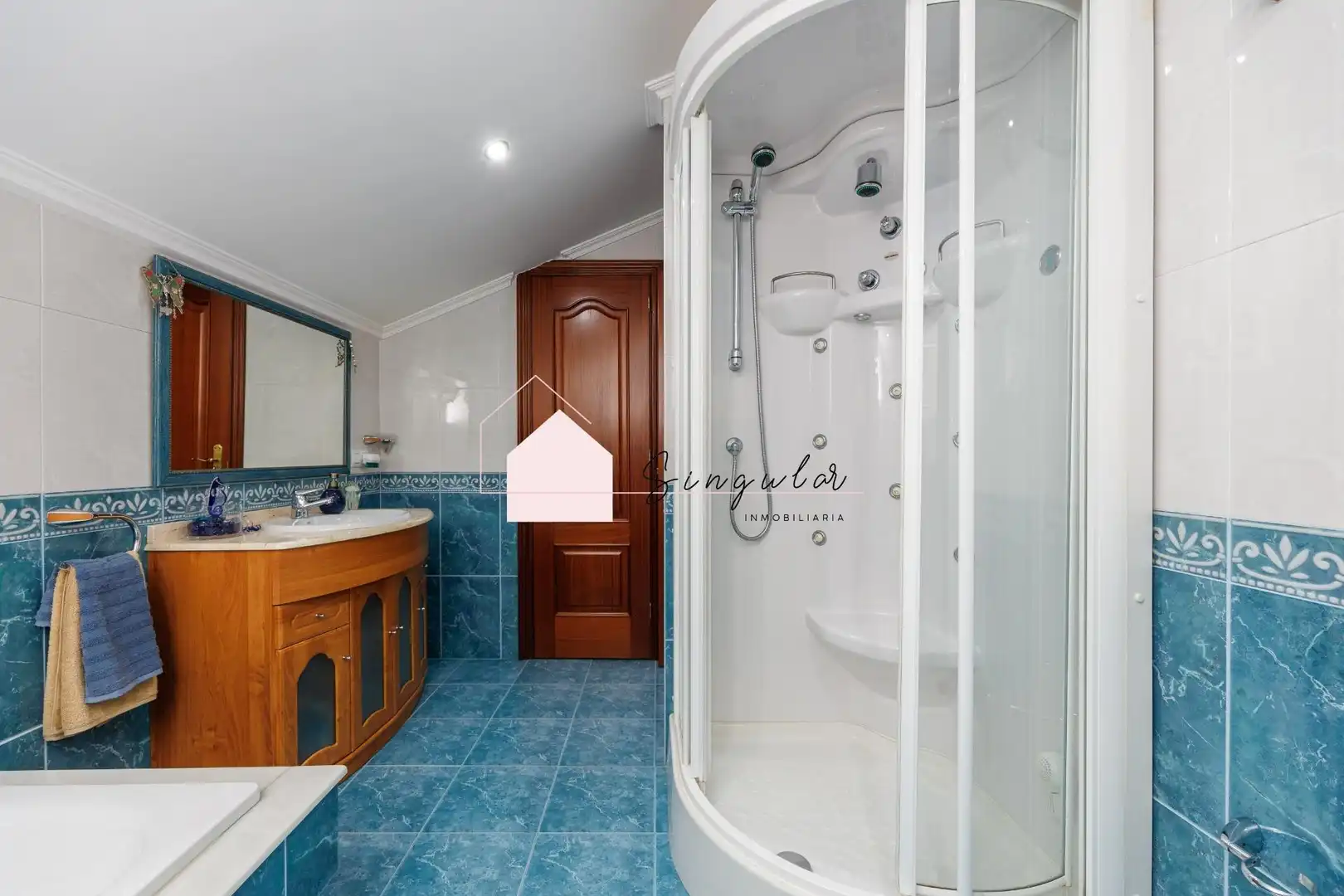 Badezimmer von Haus oder Chalet zum Verkauf in Tui mit Heizung, Abstellraum und Schwimmbad