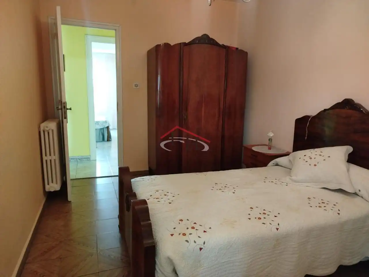Dormitori de Casa o xalet en venda en León Capital  amb Calefacció, Terrassa i Balcó