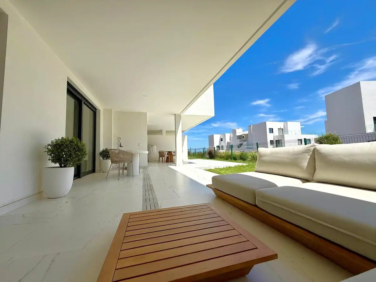 Apartment with garden for sale in Estepona Pueblo