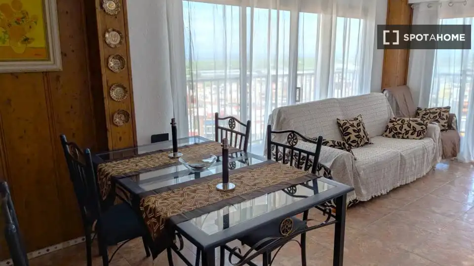 Menjador de Apartament per a compartir en Sueca amb Aire condicionat, Calefacció i Terrassa
