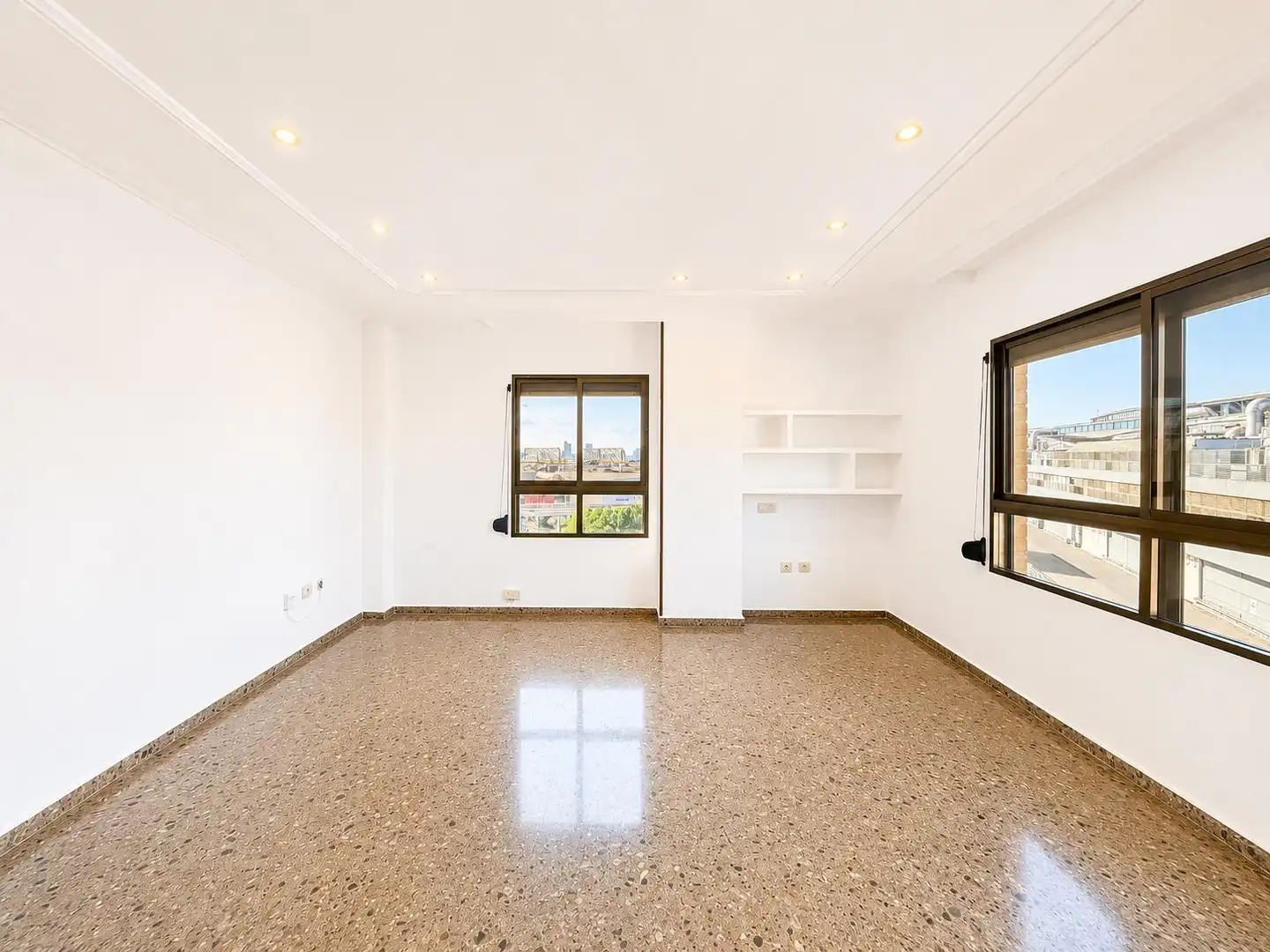 Living room of Flat for rent in Paterna  with Balcony