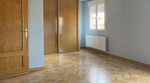 Foto 5 de Casa adosada en venta en Palazuelos de Eresma, Segovia