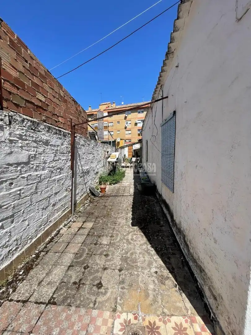 Vista exterior de Casa adosada en venda en Huelva