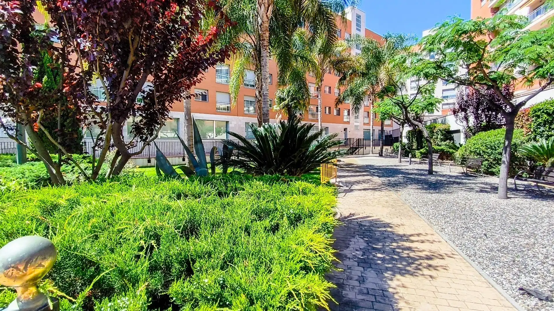 Vista exterior de Piso en venta en Reus con Jardín privado, Trastero y Piscina comunitaria