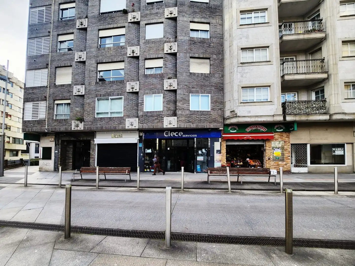 Vista exterior de Local en venda en Pontevedra Capital 