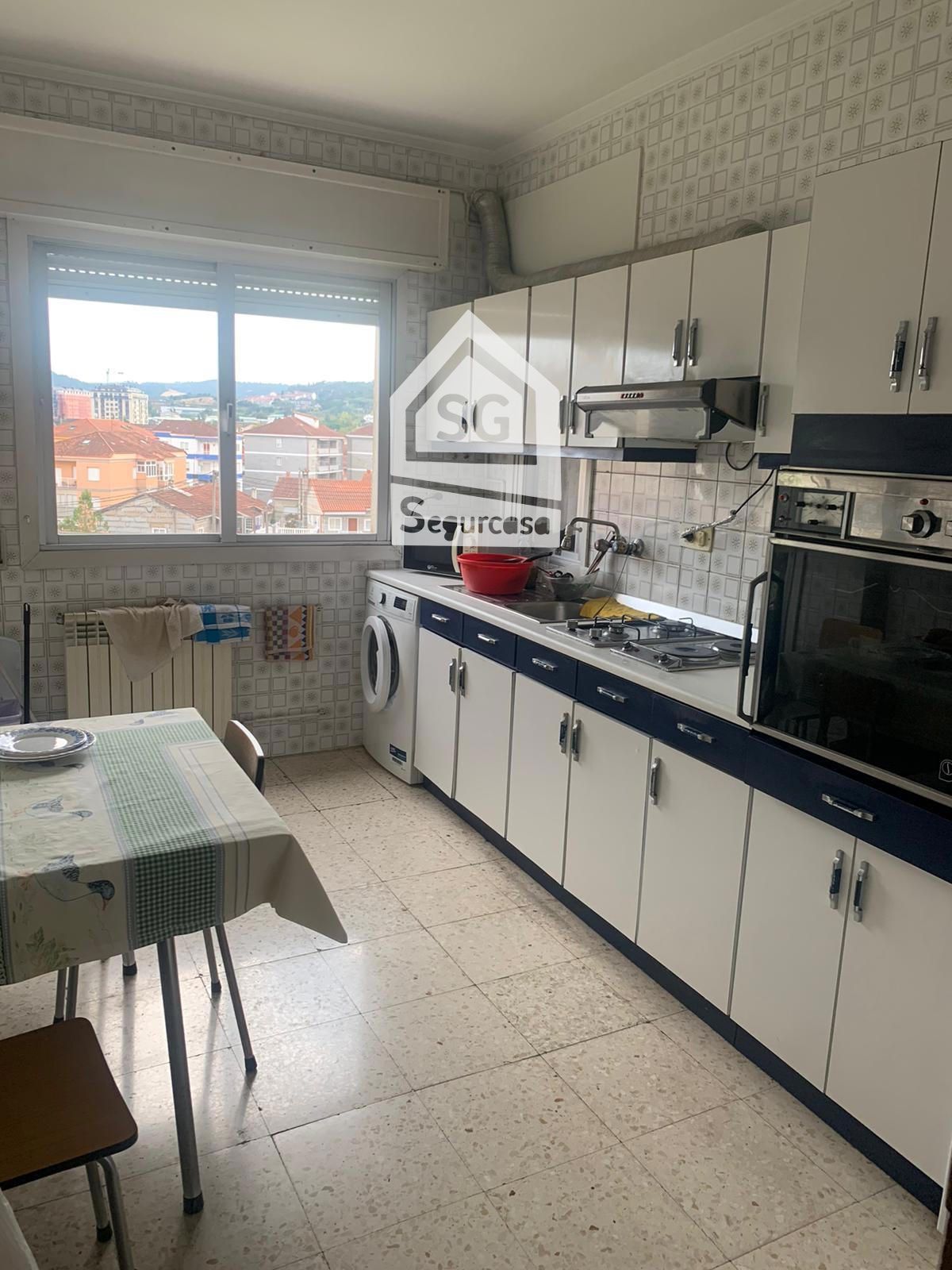 Kitchen of Flat for sale in Ourense Capital 