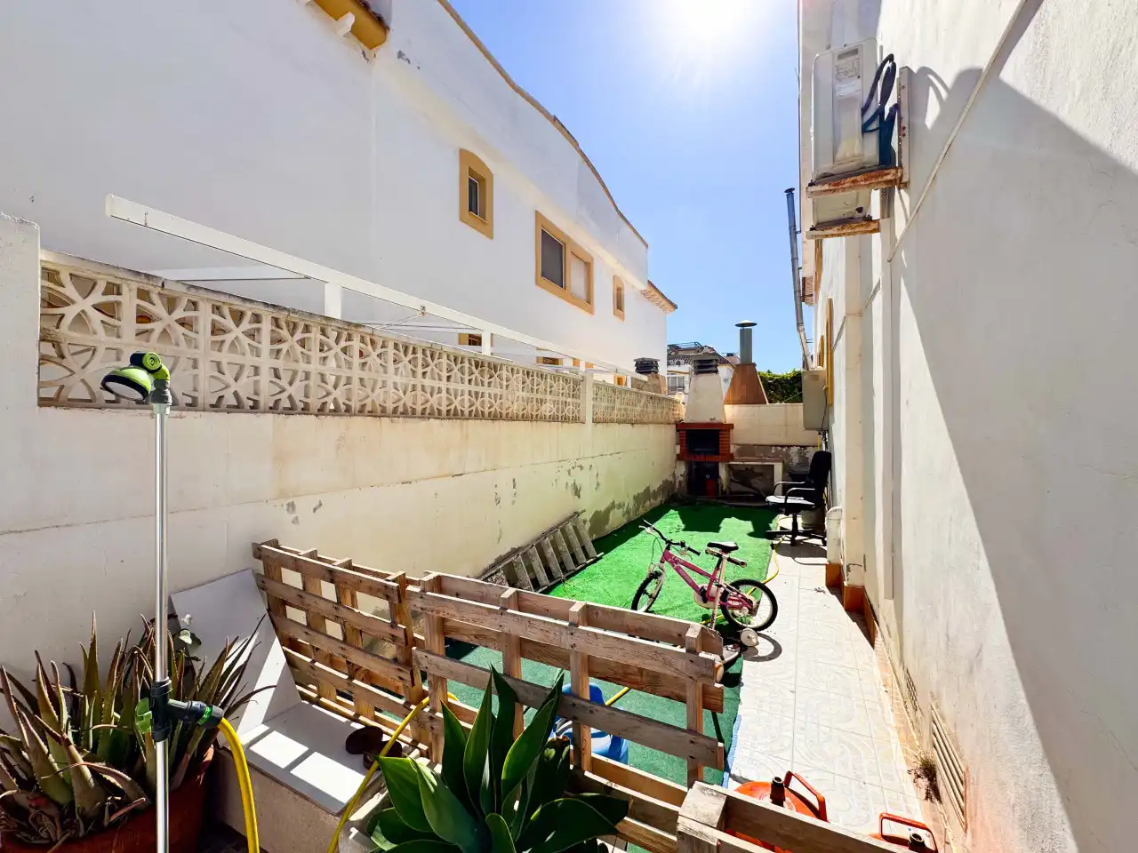 Vista exterior de Casa o chalet en venta en Torrevieja con Aire acondicionado, Calefacción y Terraza