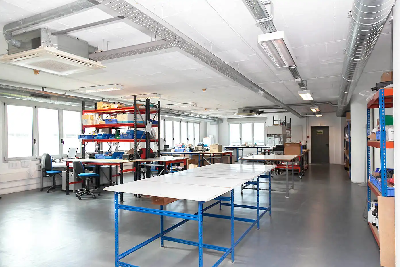 Nave industrial en venta en Molins de Rei con Alarma