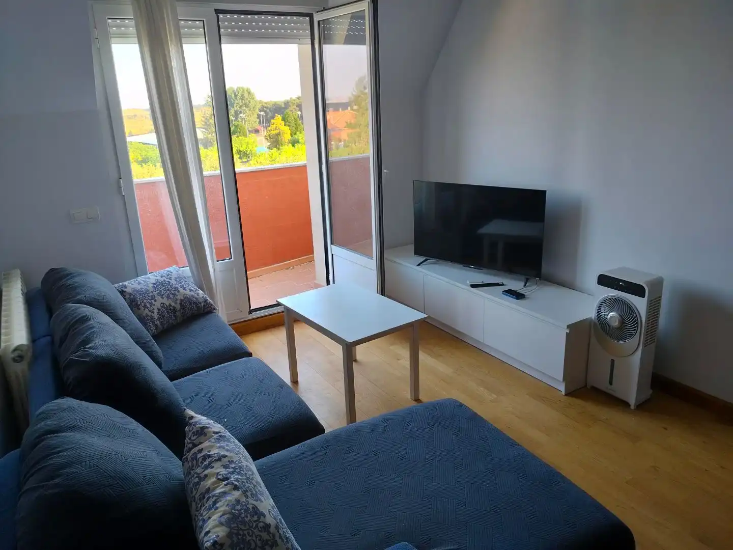 Wohnzimmer von Wohnung zur Miete in Valverde de la Virgen mit Heizung, Parkett und Abstellraum
