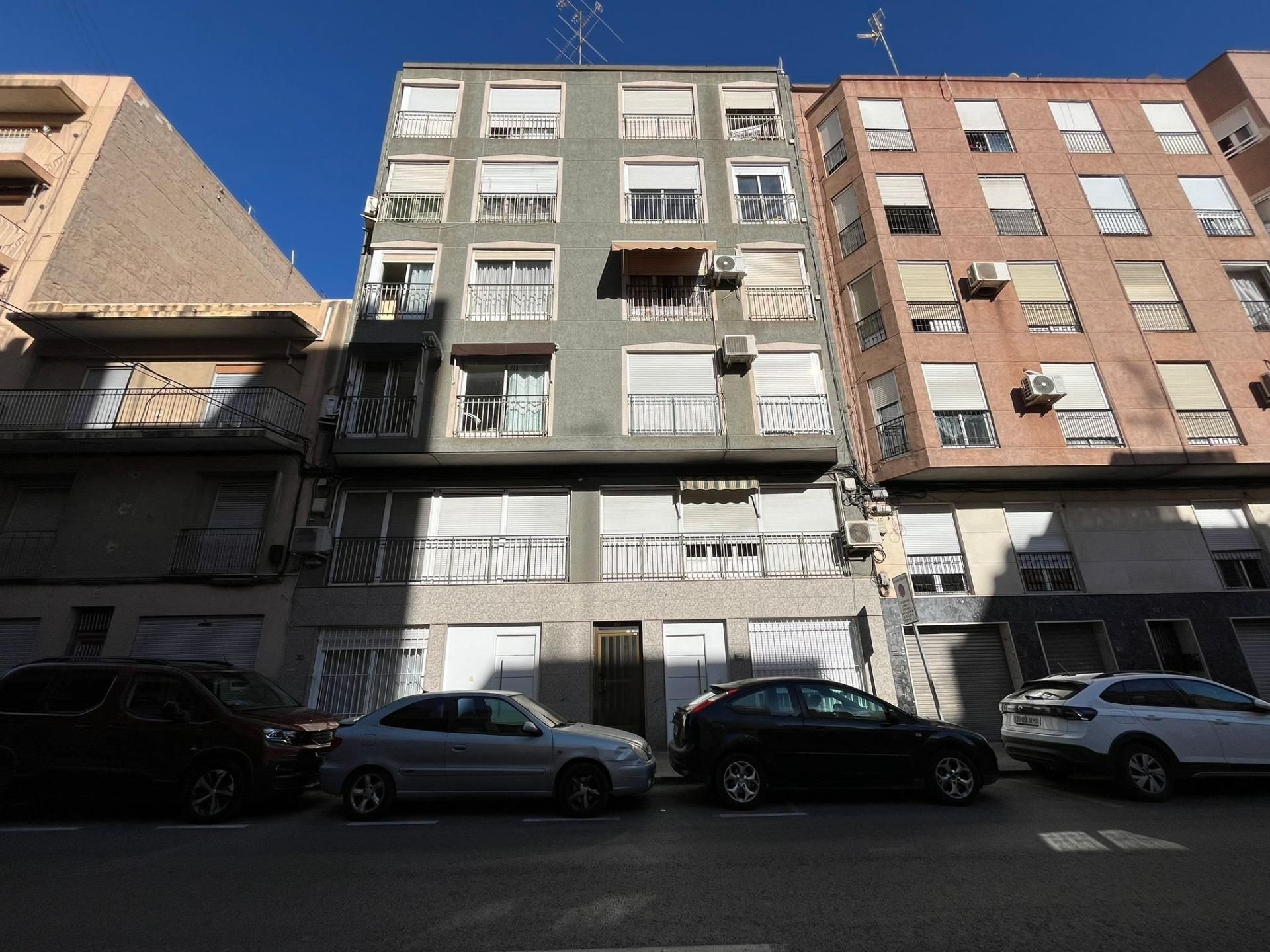 Vista exterior de Apartament en venda en Elche / Elx amb Aire condicionat