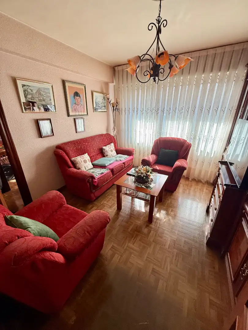Sala d'estar de Pis en venda en Barakaldo  amb Calefacció i Moblat