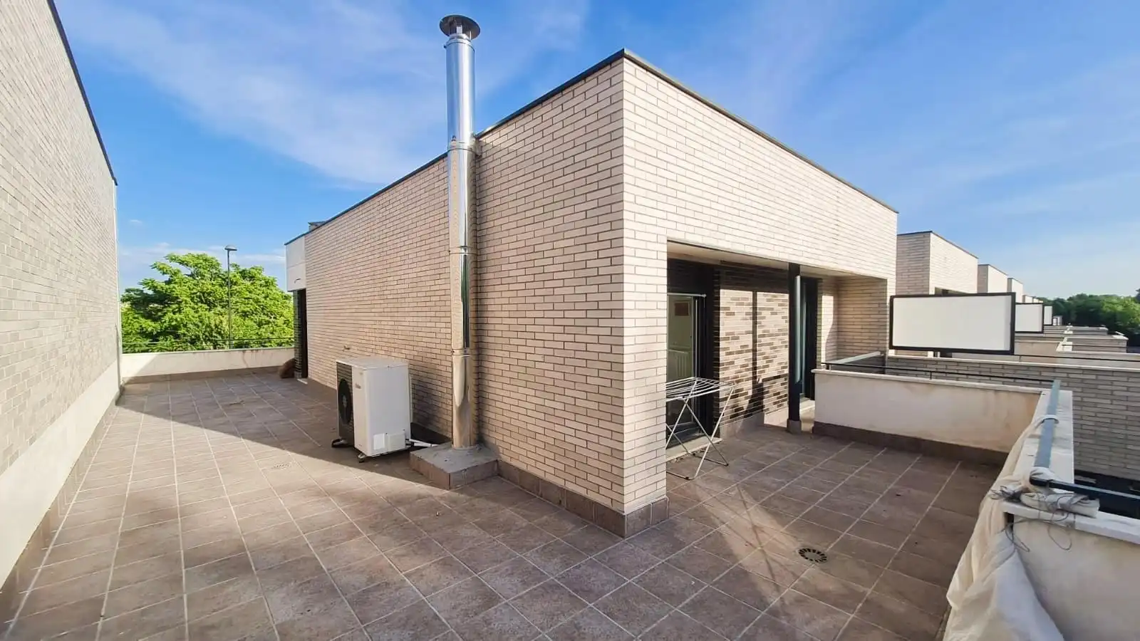 Vista exterior de Casa o chalet en venta en Valladolid con Calefacción, Jardín privado y Terraza