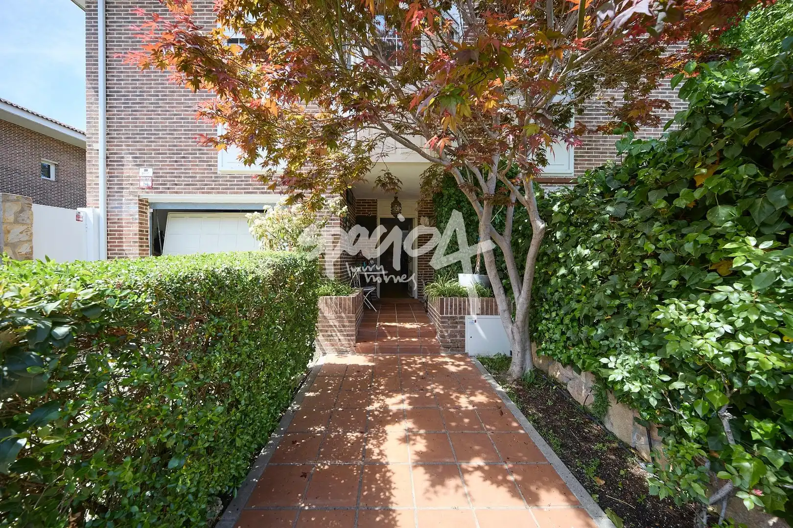 Vista exterior de Casa o xalet de lloguer en Villanueva de la Cañada amb Calefacció, Jardí privat i Parquet