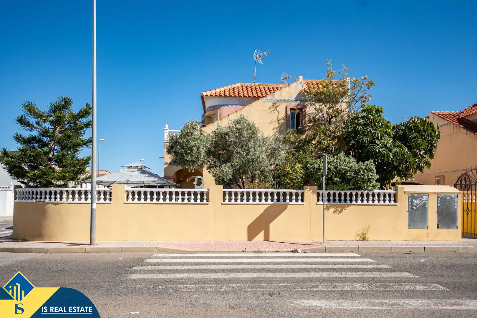 Vista exterior de Casa o xalet en venda en Torrevieja amb Aire condicionat, Calefacció i Terrassa
