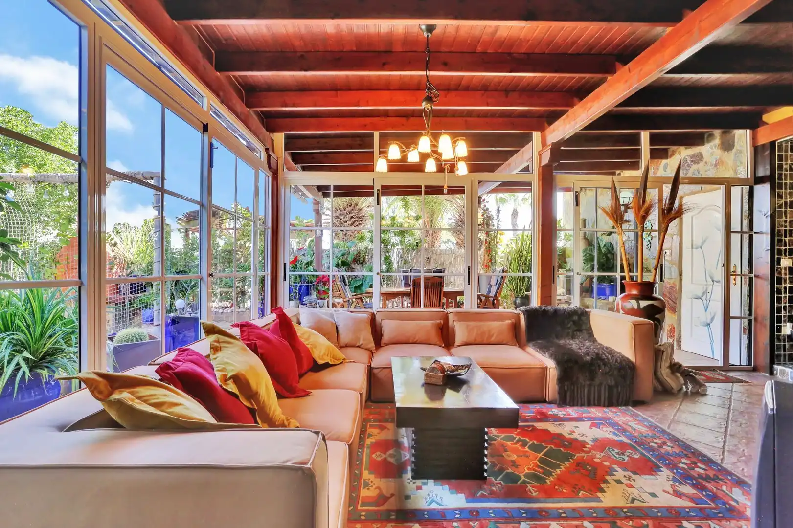 Sala d'estar de Casa o xalet en venda en La Oliva amb Jardí privat, Terrassa i Traster