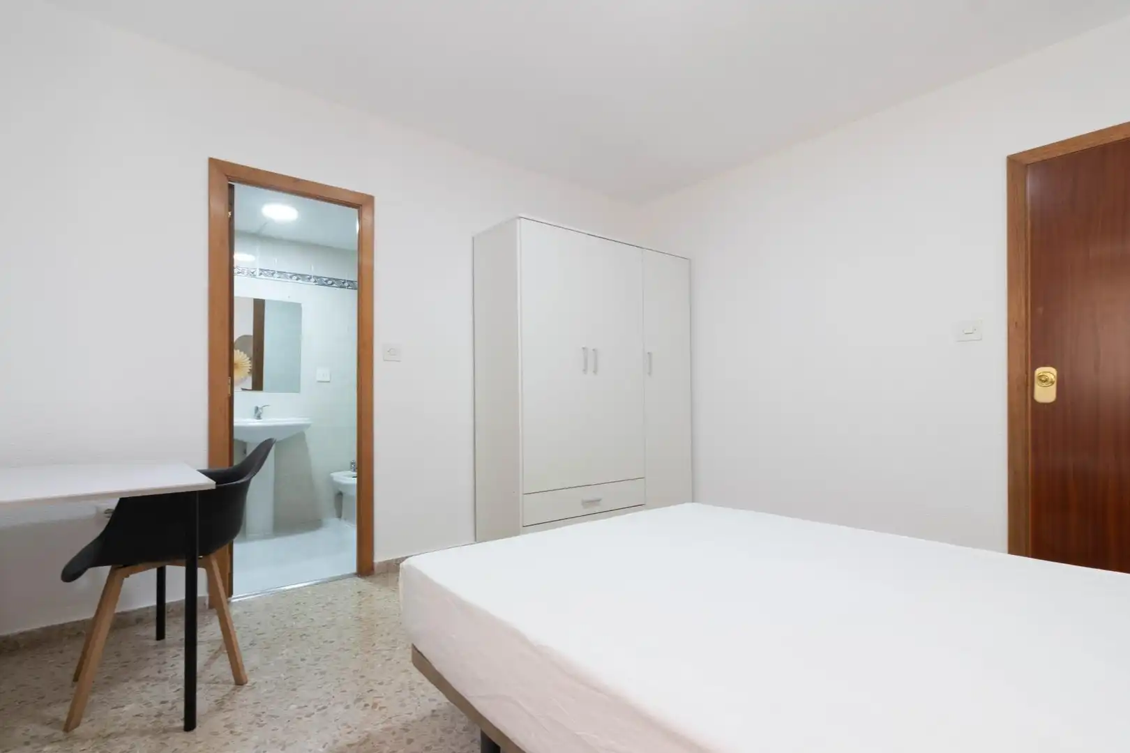 Schlafzimmer von Wohnung zum Verkauf in Alicante / Alacant