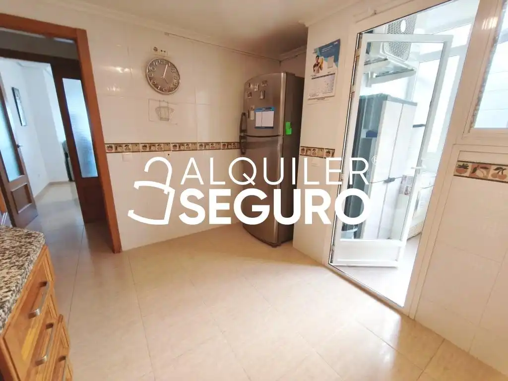 Cocina de Piso de alquiler en San Vicente del Raspeig / Sant Vicent del Raspeig con Aire acondicionado, Terraza y Piscina