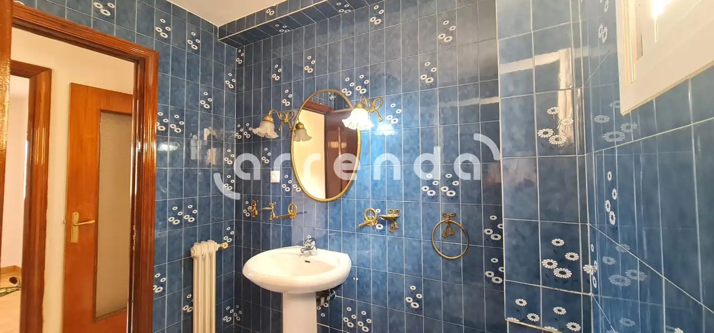 Baño de Piso de alquiler en Alcorcón con Terraza