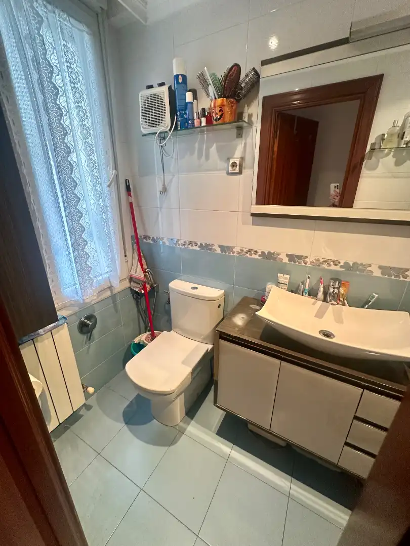 Bathroom of Flat for sale in Barakaldo   with Furnished