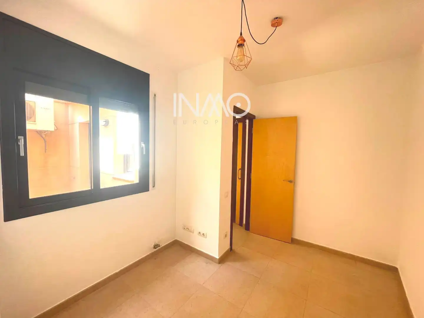 Bedroom of Flat for sale in Rubí  with Air Conditioner, Heating and Terrace