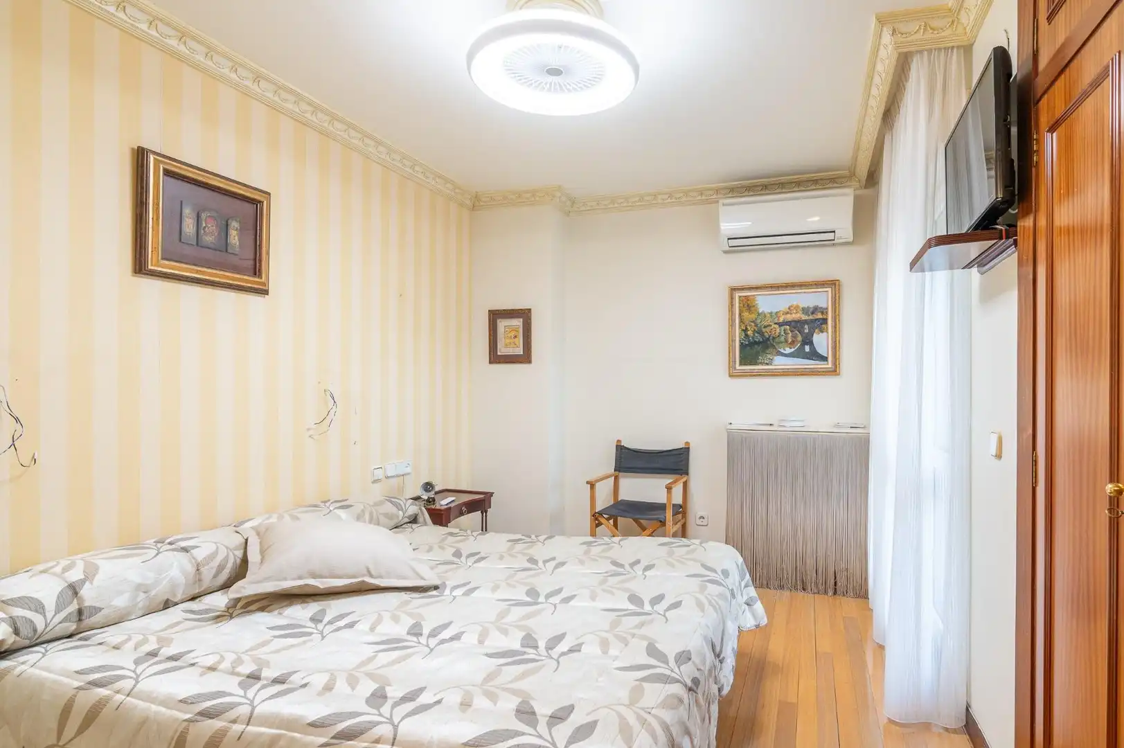 Schlafzimmer von Einfamilien-Reihenhaus zum Verkauf in Valle de Egüés / Eguesibar mit Klimaanlage, Heizung und Privatgarten