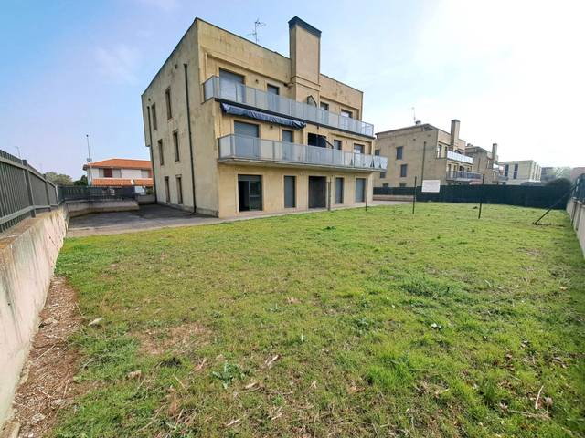 Piso en Venta en Calle El Bosque en Cirueña