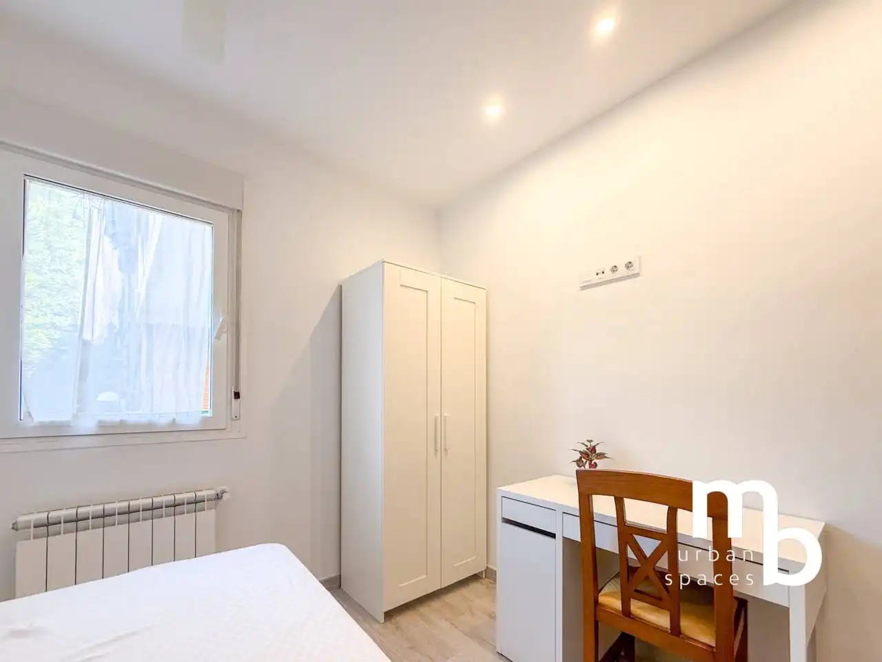 Schlafzimmer von Wohnung zur Miete in Madrid mit Klimaanlage, Heizung und Möbliert
