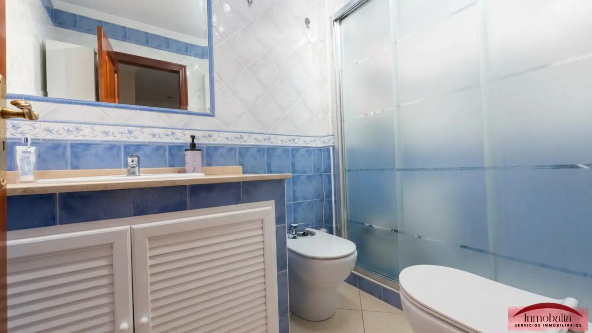 Baño de Casa adosada en venta en Sevilla con Aire acondicionado y Balcón