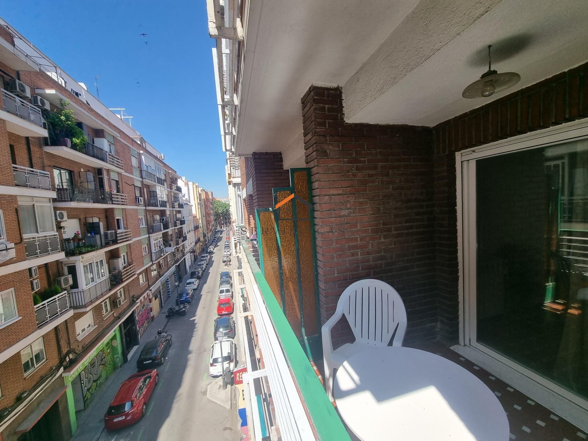 Terraza de Piso de alquiler en  Madrid Capital con Parquet, Terraza y Amueblado
