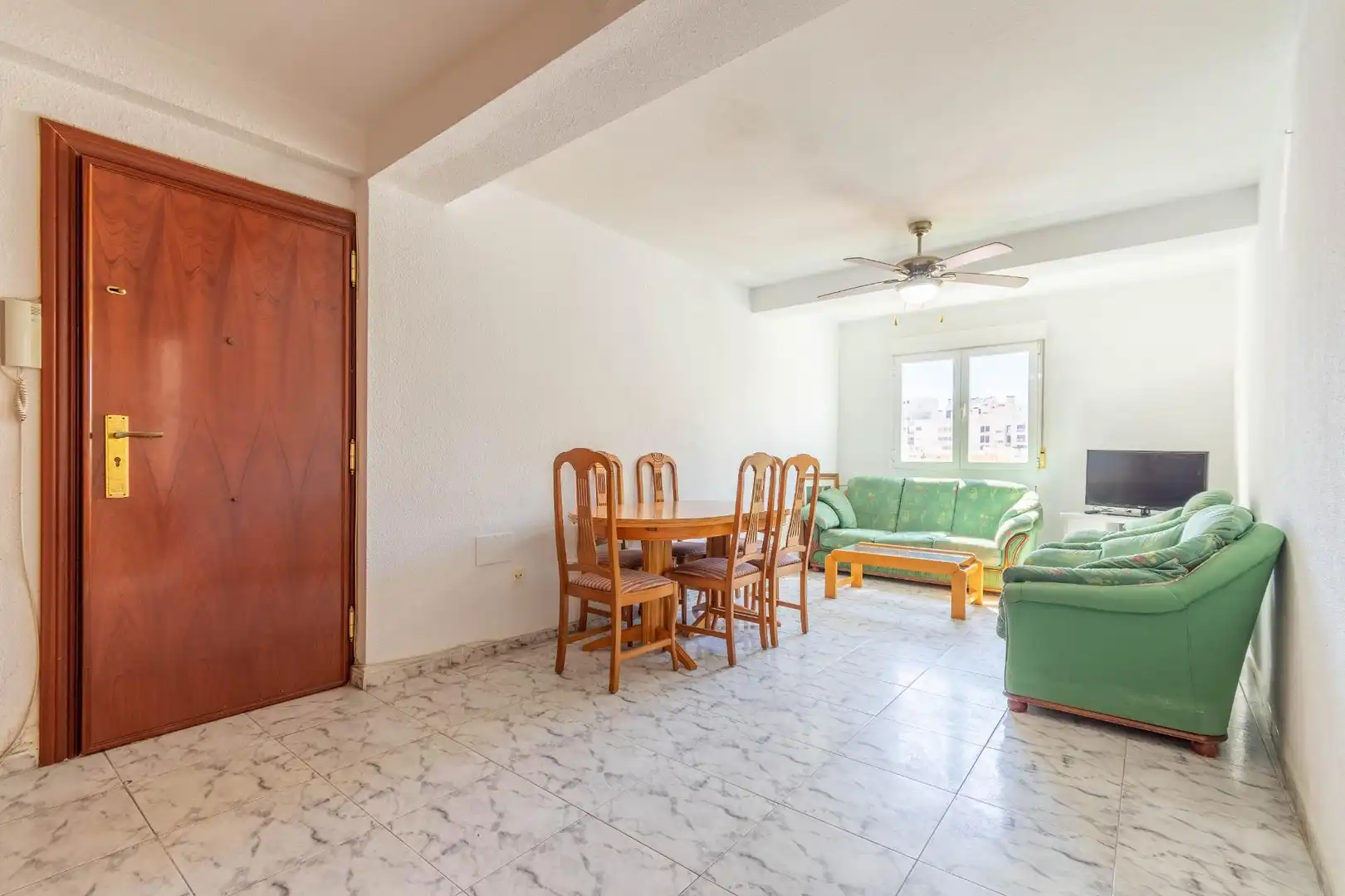 Sala de estar de Piso en venta en Almería