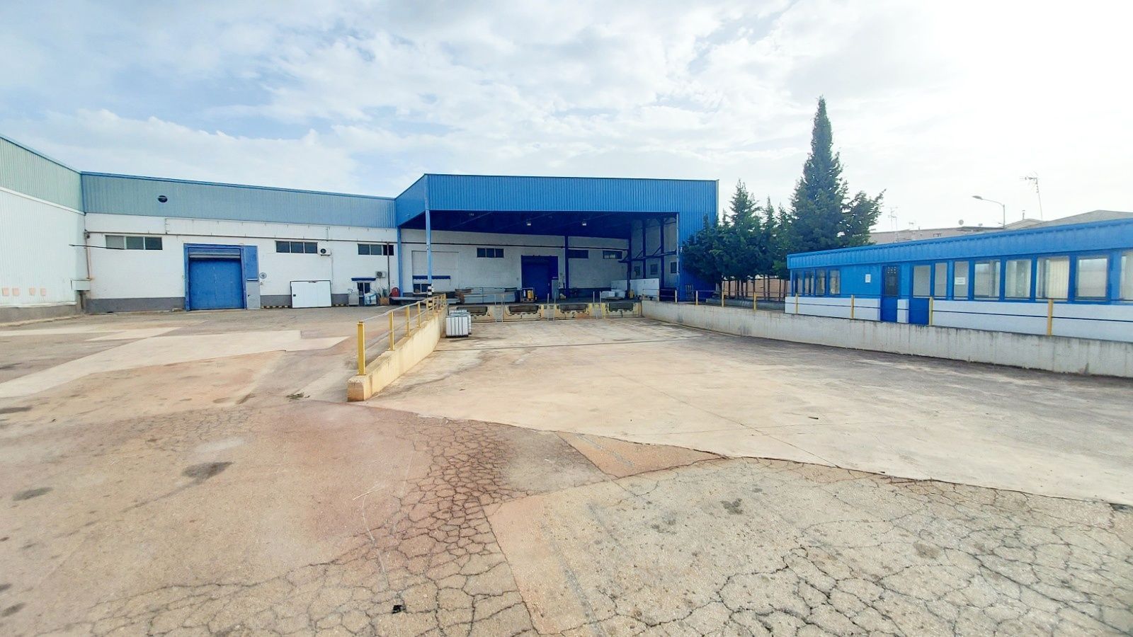 Exterior view of Industrial buildings to rent in Campos del Río